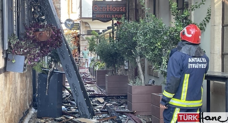Antalya’da butik otelde yangın: İki turist öldü