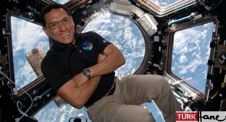 Arıza rekor getirdi: Uzayda en uzun süre kalan ABD’li oldu