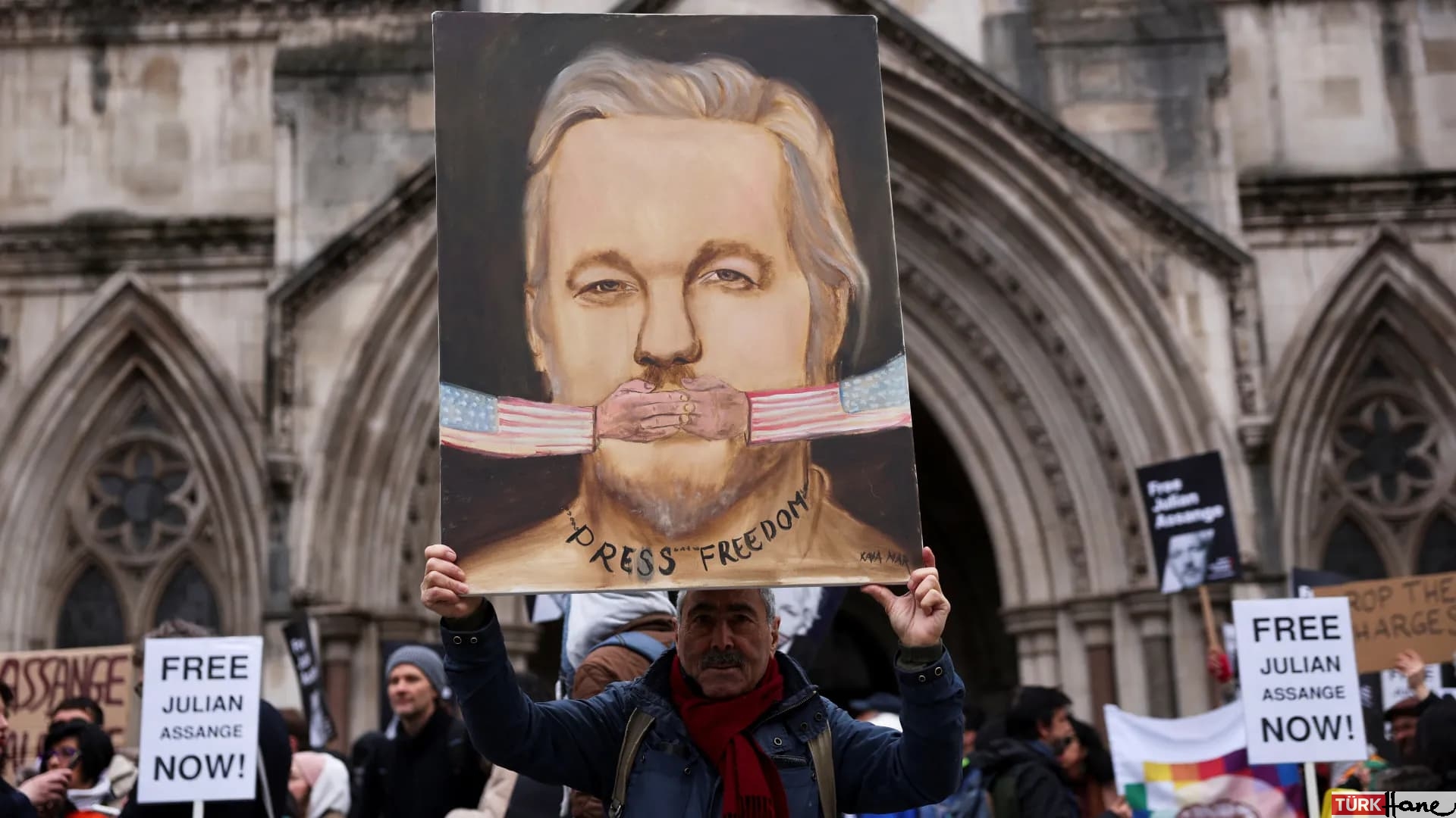 Julian Assange’ın iade davasında karar çıkmadı
