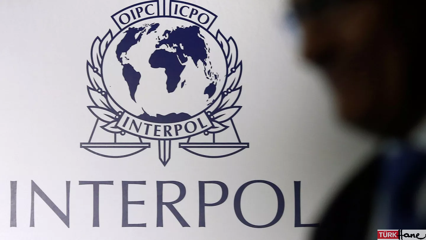 Interpol’un aradığı iki kişi daha Türkiye’de yakalandı