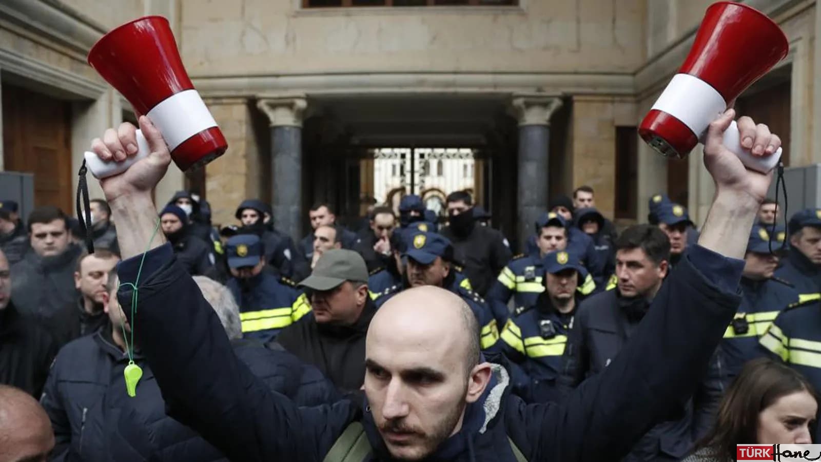 Gürcistan’daki “ajan yasasına” NATO ve AB’den kınama