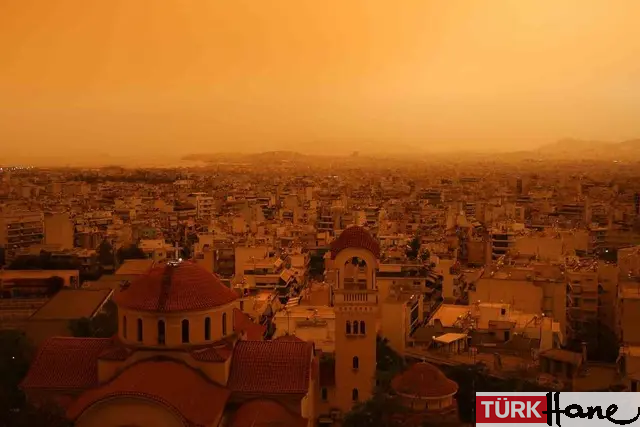 Sahra çölünden gelen toz bulutu Yunanistan’ı turuncuya boyadı