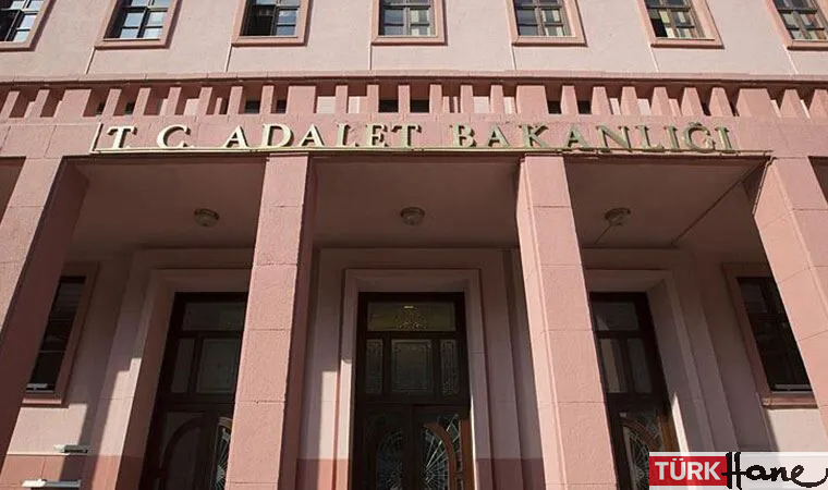 Adı tehdit ve şantaj olaylarına karışan hakim ihraç edildi