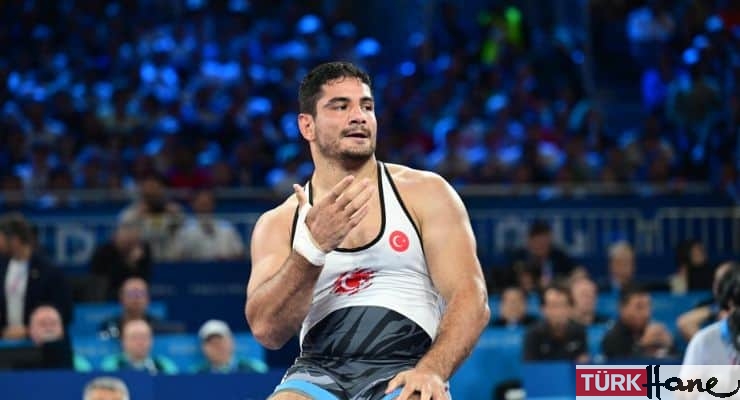 Milli güreşçi Taha Akgül’den bronz madalya