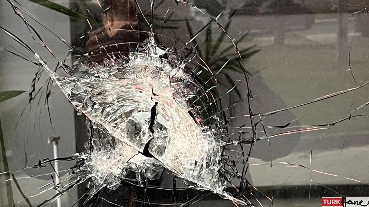 AKP Beylikdüzü İlçe Başkanlığı’na saldırı