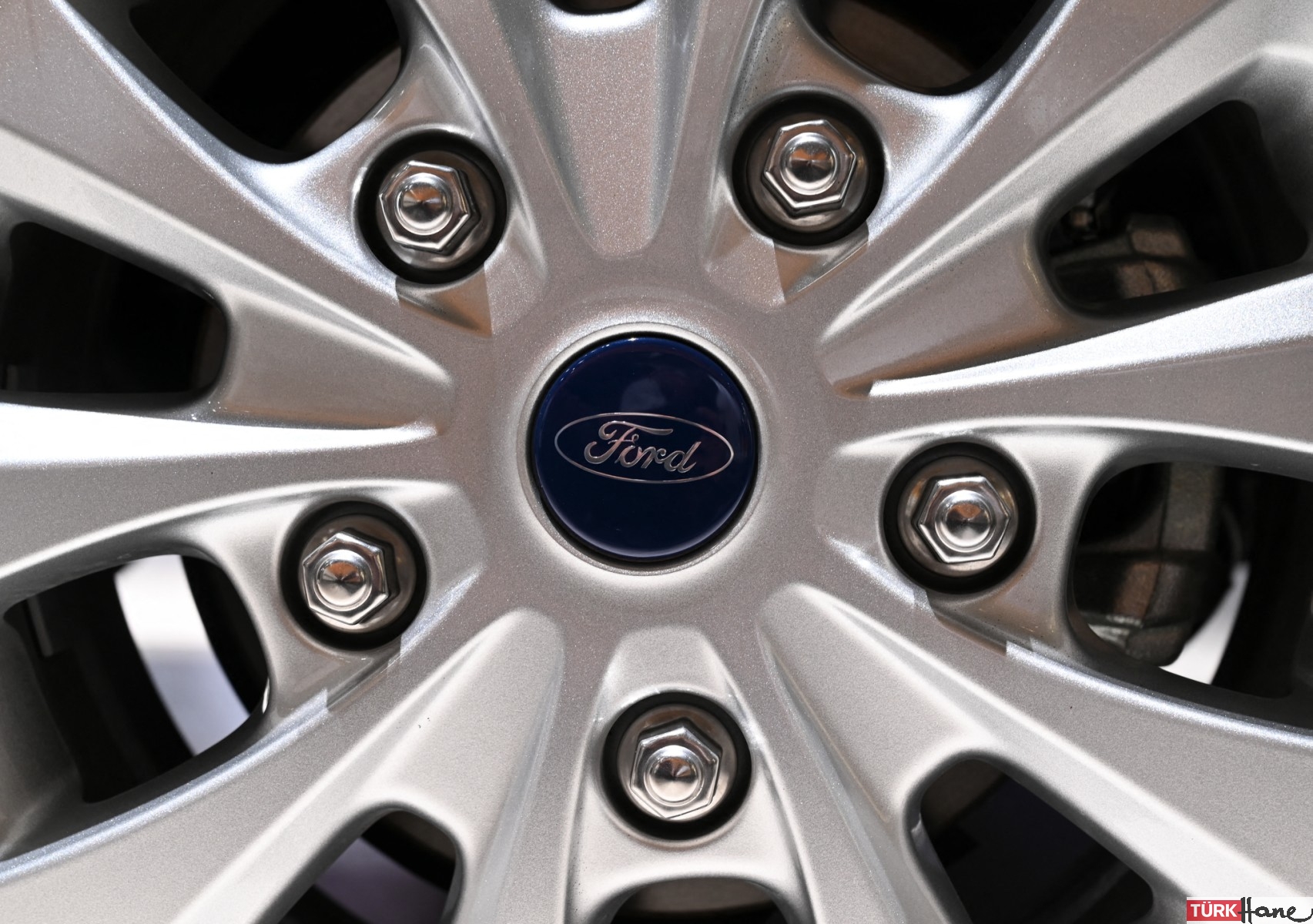 Ford Almanya’da 3 bine yakın kişiyi işten çıkaracak