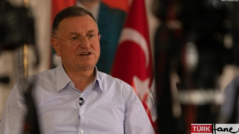 CHP, Lütfü Savaş’ı ihraç etti