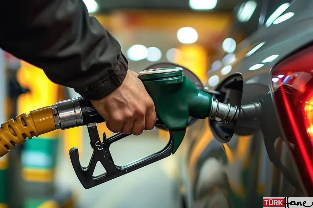 Benzine zam geldi