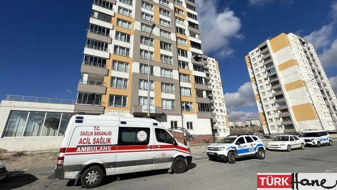 7 yaşındaki oğlunu vurdu, kendisini eve kilitledi