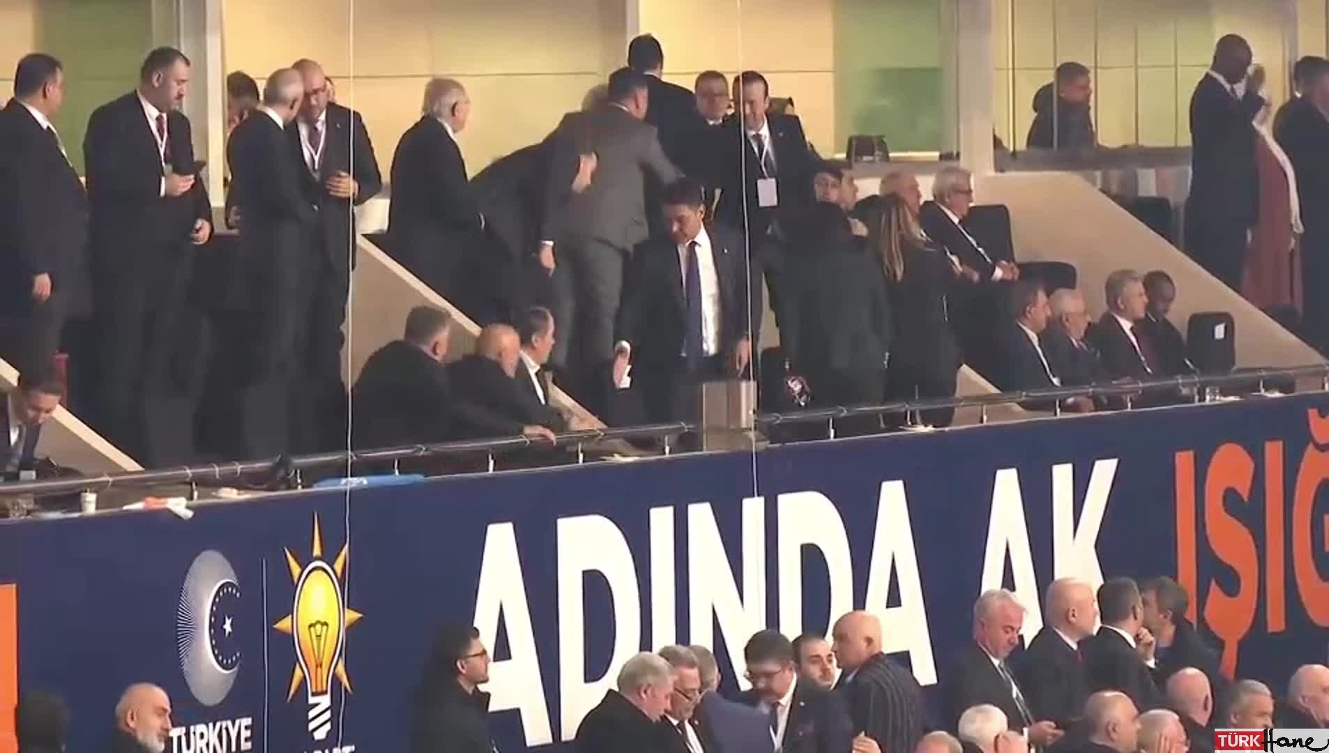 İYİ Parti heyeti AKP Kongresi’ni terk etti: ‘Dolandırıcılıktır’