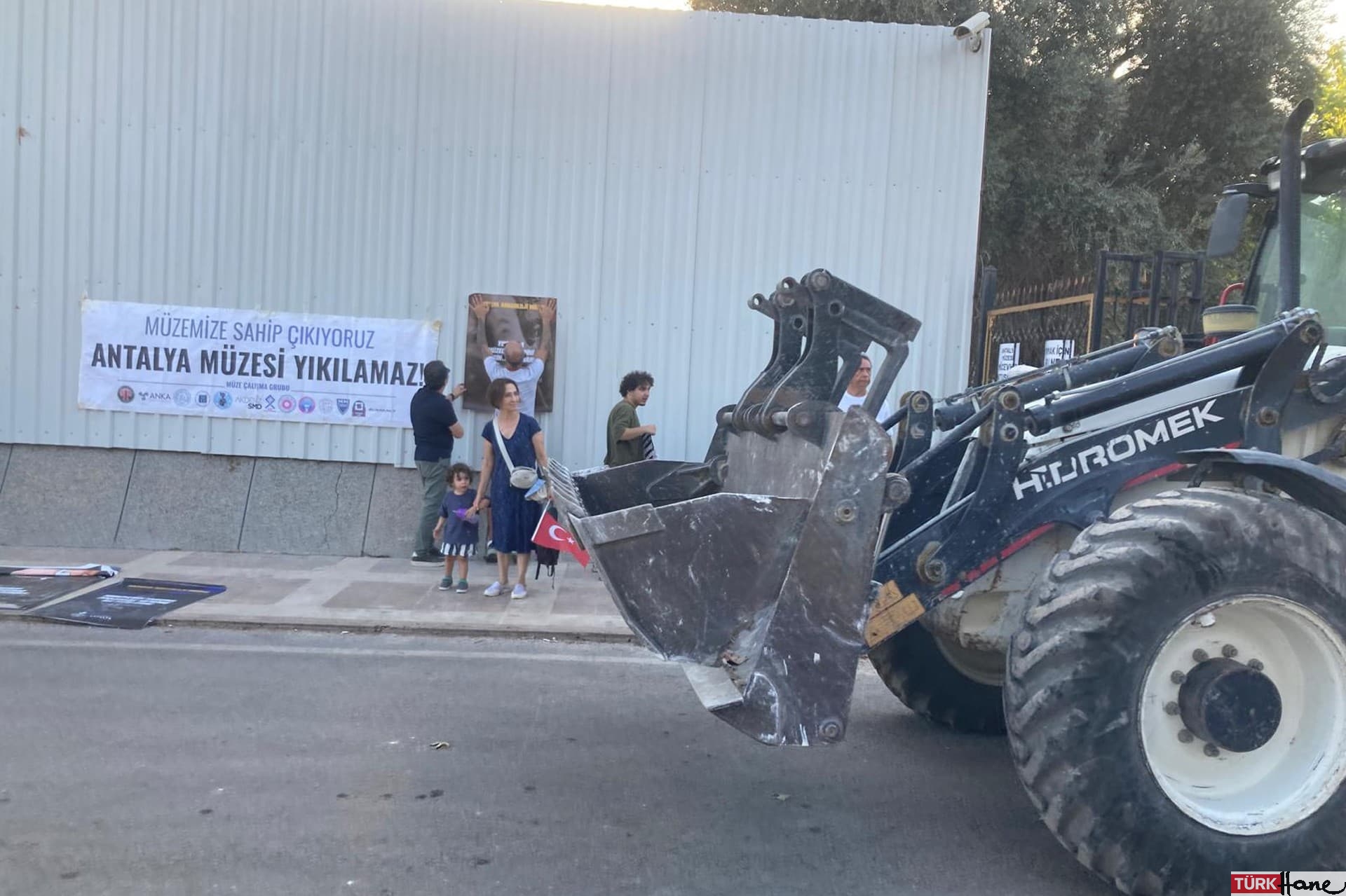 Antalya Müzesi’nde şaibeli yıkım başladı