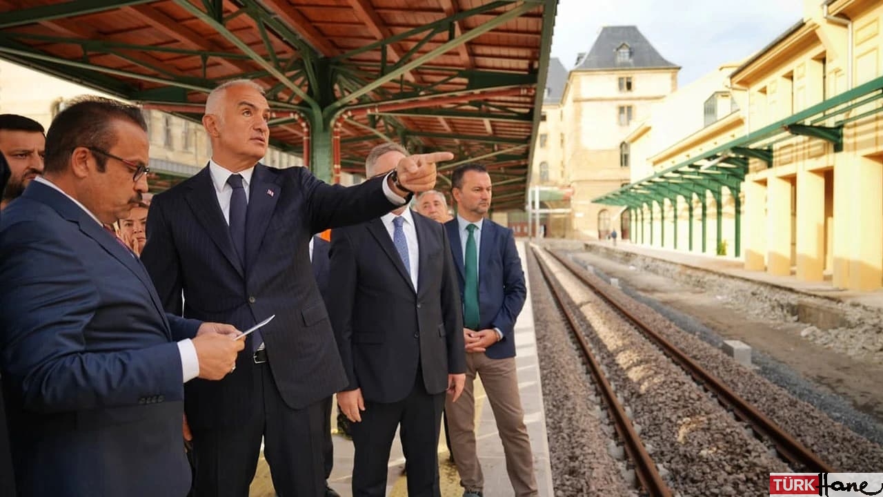 12 yıldır sefer yapılamayan Tarihi Haydarpaşa Garı’nı inceledi