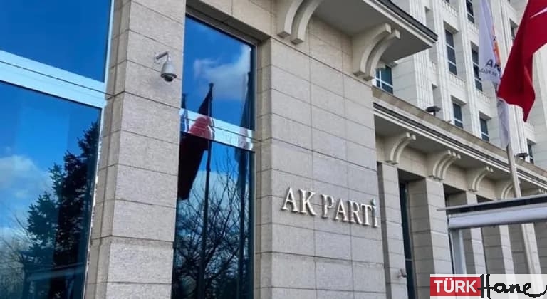 AKP’de yaşanan istifalara bir yenisi daha eklendi