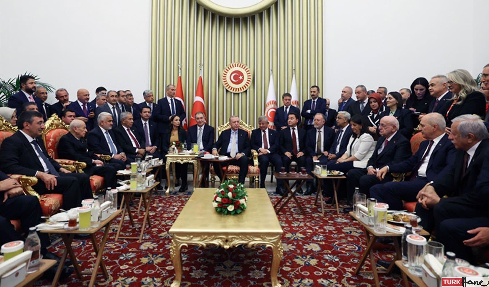 Resepsiyondaki fotoğrafla ilgili çarpıcı ‘ittifak’ yorumu