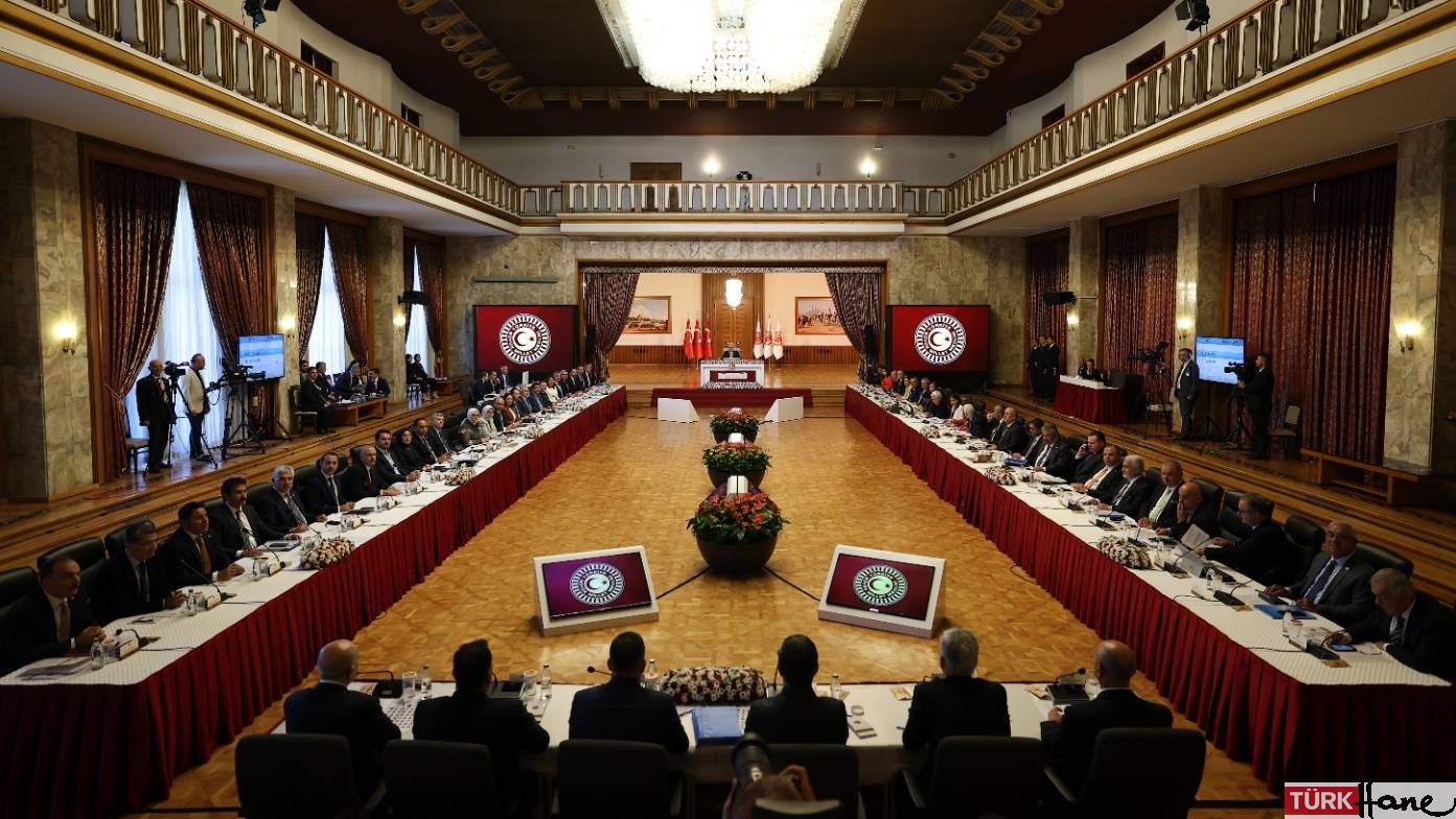 Kulis: Silah bırakan PKK’lıların örgüt üyeliği suçlamaları düşecek, infaz düzenlemeleri için ayrı paket gelecek