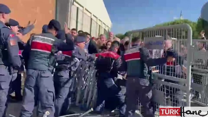 Ekrem İmamoğlu’nun diploma davasında arbede: Avukatlar barikatları yıktı