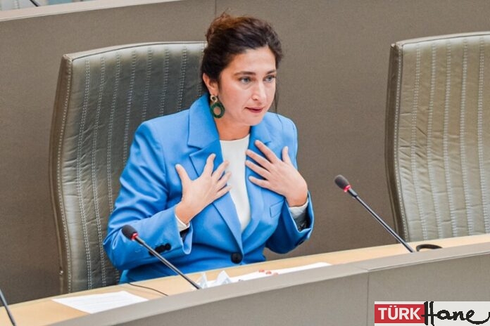 Bakan Zuhal Demir, Erdoğan yanlısı imamların yeşil pasaportla Belçika’ya gönderilmesine soruşturma istedi
