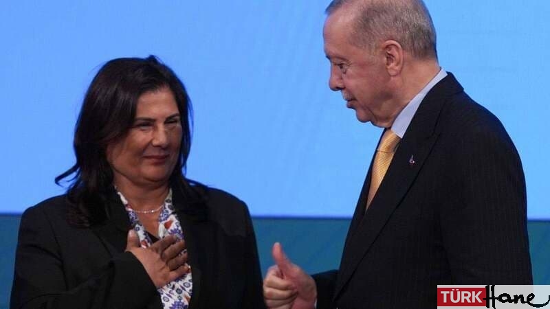 AKP’li Çerçioğlu yuhalandı: Apar topar sahneyi terk etti