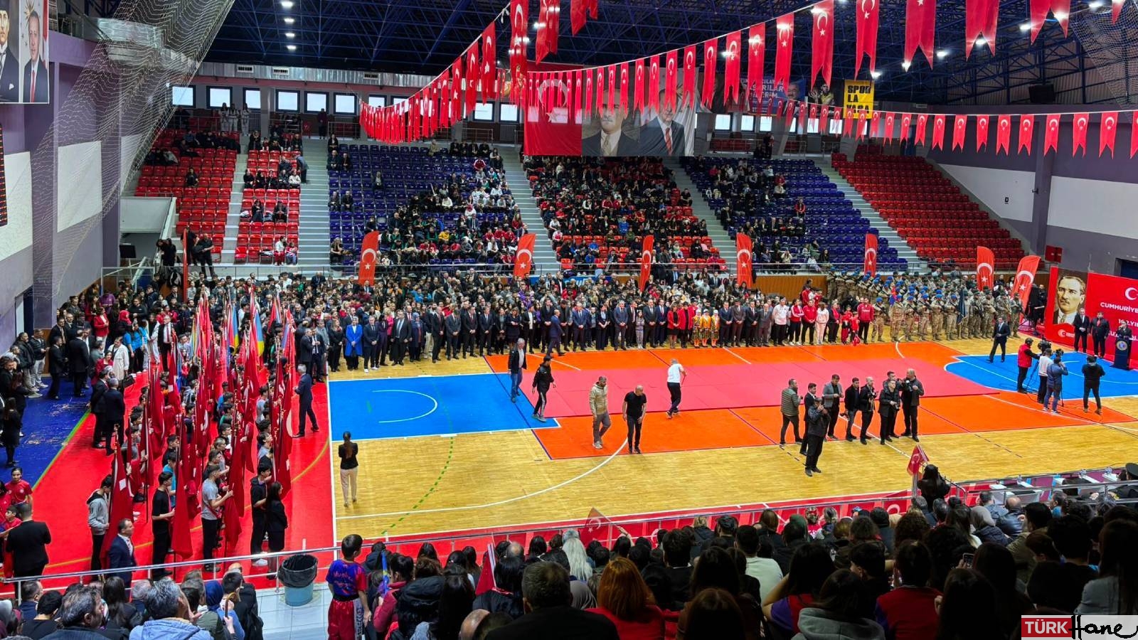 CHP’li Adıgüzel: Ordu’da vali yardımcısı küçücük çocukların jimnastik gösterisini giysileri nedeniyle en