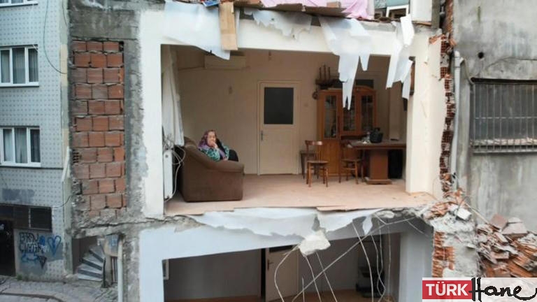 Zeytinburnu’nda bina yıkılınca skandal açığa çıktı