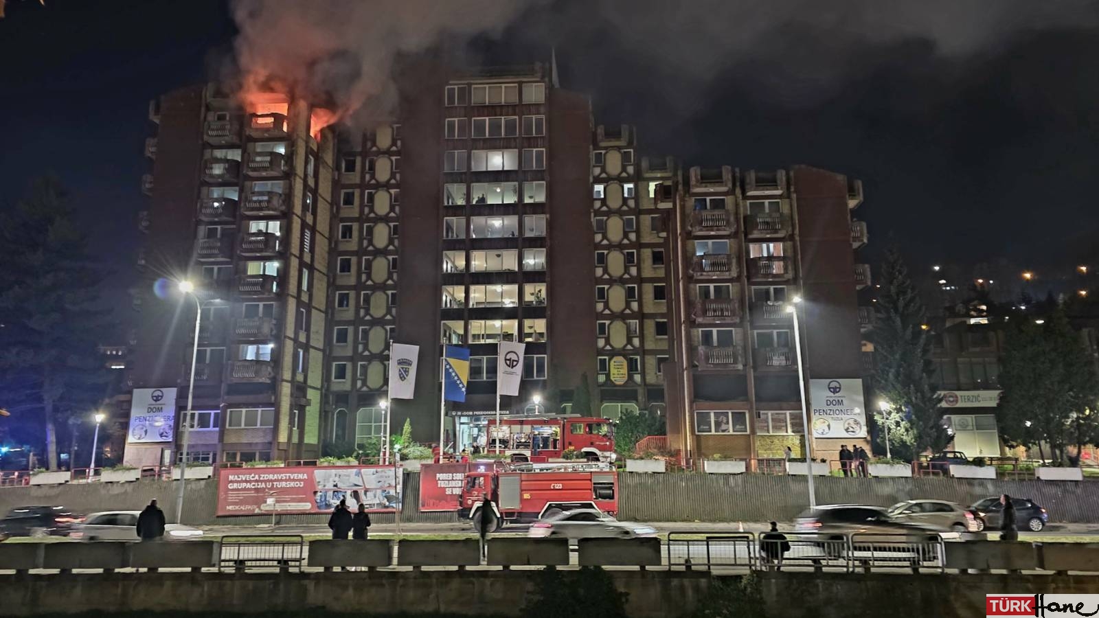 Huzurevinde yangın felaketi; 10 kişi hayatını kaybetti, 20 kişi yaralandı