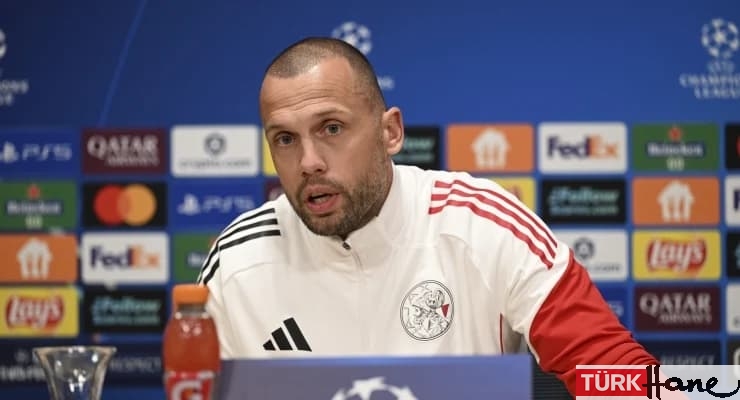 Ajax teknik direktörü John Heitinga kovuldu