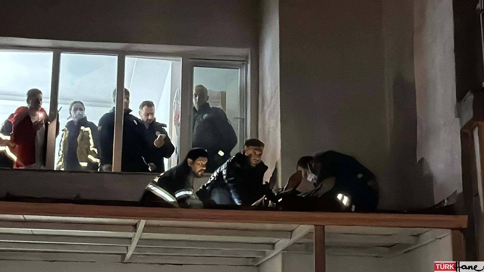 Dengesini kaybedip 8. kattan düştü; yan binanın tentesi hayatını kurtardı