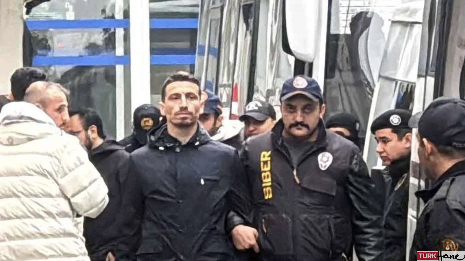 Futbolda bahis skandalında MASAK raporu ortaya çıktı: Mert Hakan Yandaş’ın hesabındaki para trafiği dikkat çekti