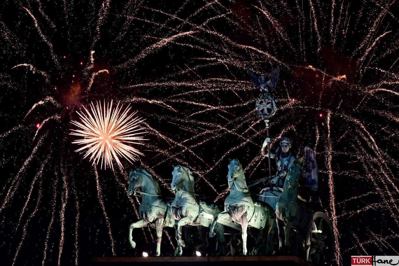 Almanya’da yüzbinler yılbaşında havai fişek yasağı istiyor