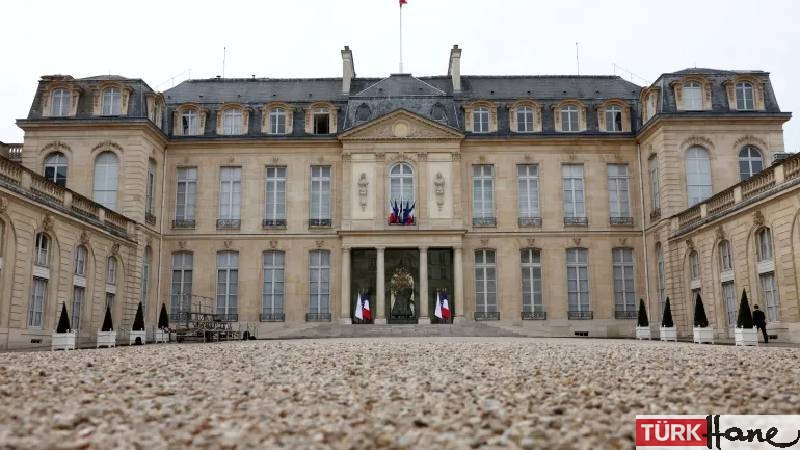 Cumhurbaşkanlığı sofrasından internette satışa: Élysée Sarayı’nın porselenleri çalındı