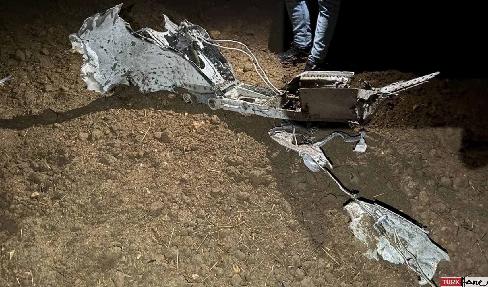 Düşen Libya uçağının kara kutusu Almanya’ya gönderildi