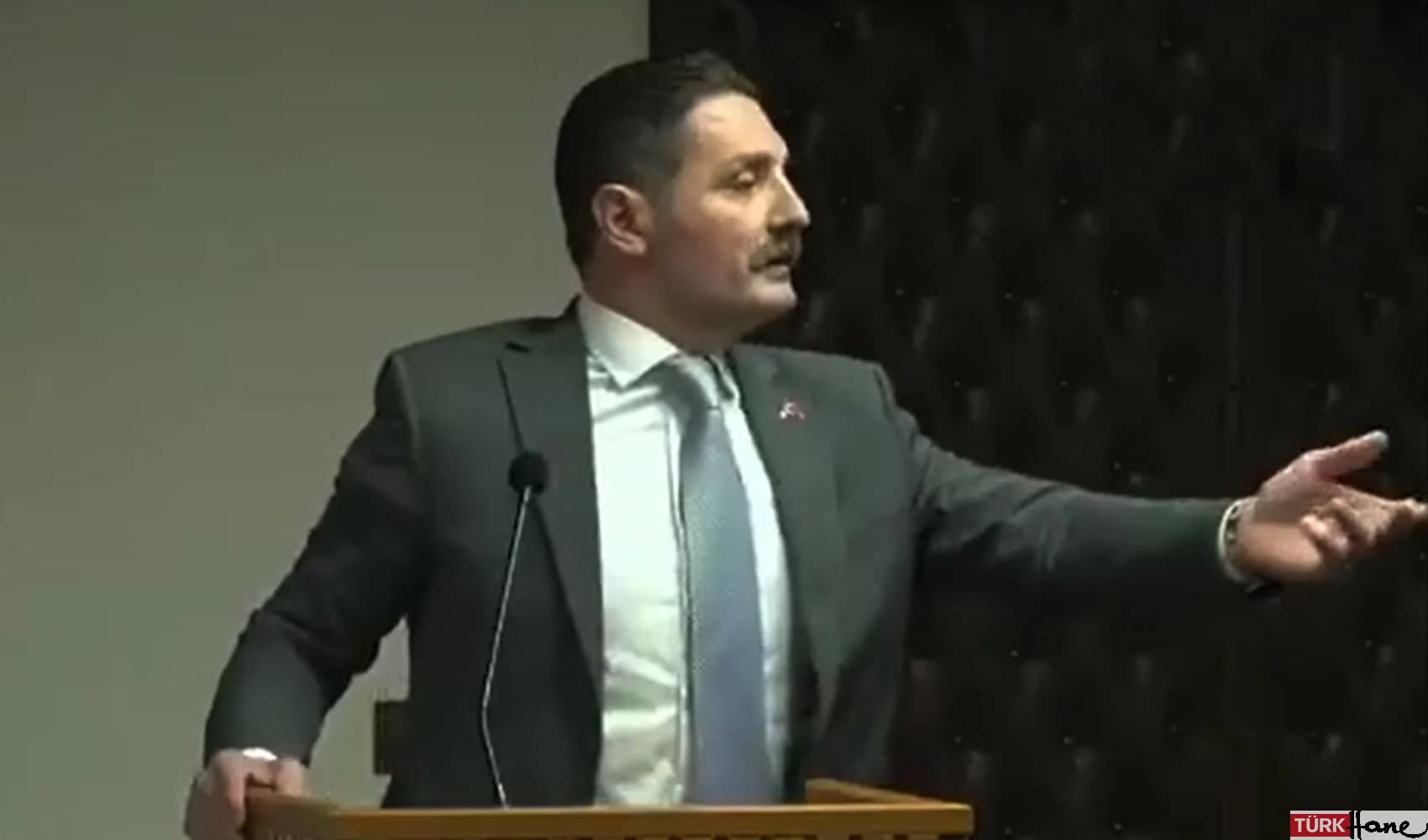 AKP’li meclis üyesinin ‘açlık’ hesabı tepki çekti