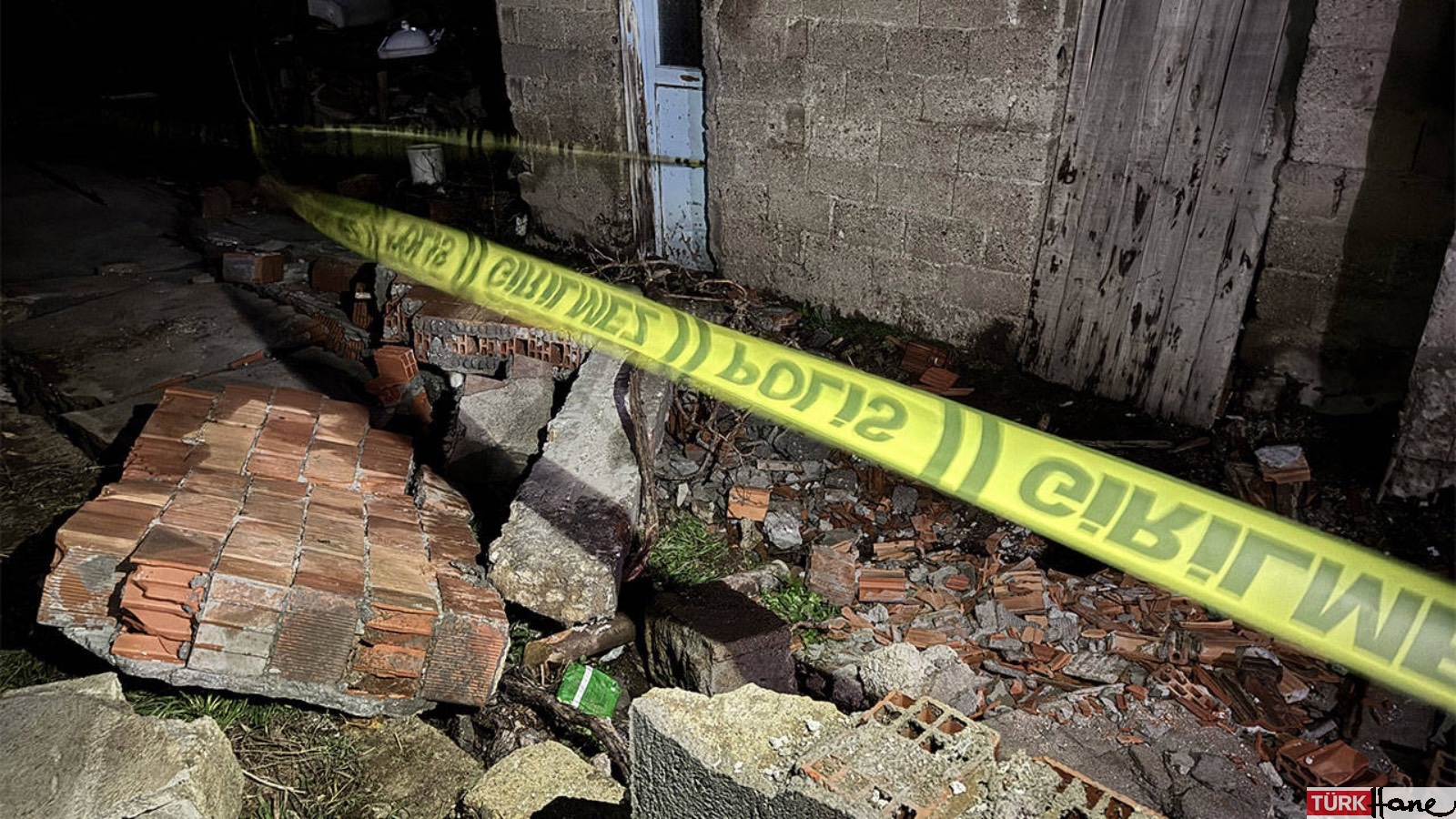 Bursa’da şiddetli lodos: Çöken duvarın altında kalan genç hayatını kaybetti