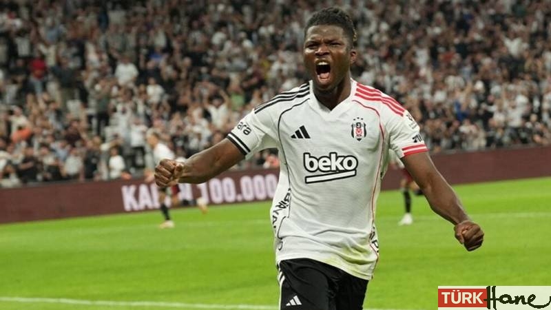 El Bilal Toure’den Beşiktaş taraftarına çağrı: Telefonlarının arkasına saklanıp kendi oyuncularını eleştiren 