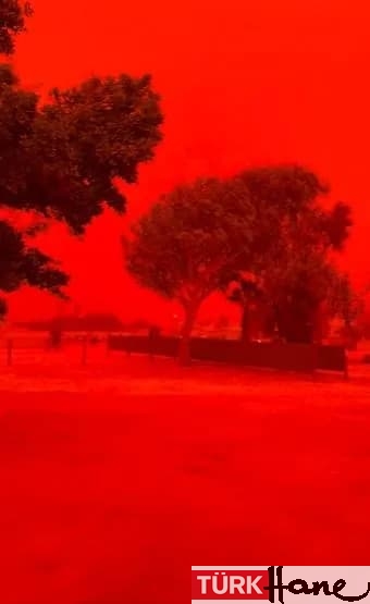 Avustralya’da yer gök kırmızıya büründü