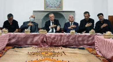 AKP, Umre'ye götüreceği Alevi dedelerini 'mülakata' aldı