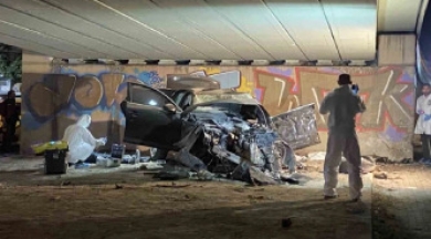Katliam gibi kaza; Otomobil köprünün beton bloğuna çarptı 4 ölü