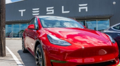 Satışları düşen Tesla işçi çıkarmaya başladı