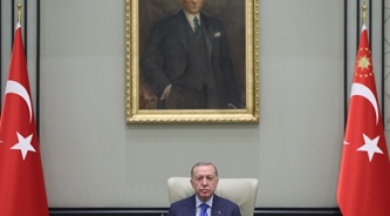 AKP'de 'istifa' çıkmazı: Bazı isimler istifayı gündeme getirdi, Erdoğan yorum yapmadı