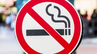 En katı yasak: Gençler hayatları boyunca sigara alamayacak