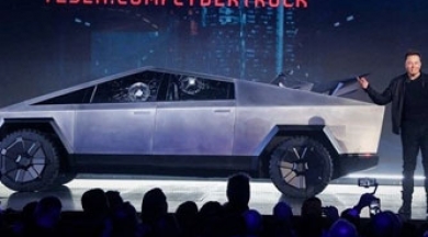 Tesla müşterilerine yeni şok: Cybertruck teslimatları durduruldu