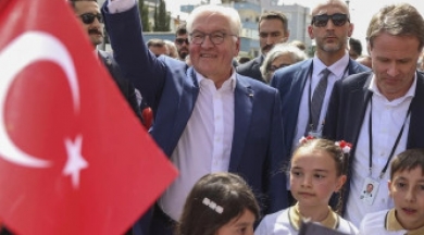 Steinmeier'den depremzedelere dayanışma mesajı