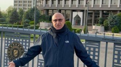 Mahmut Tanal, bakanlık önünde eylem yaptı