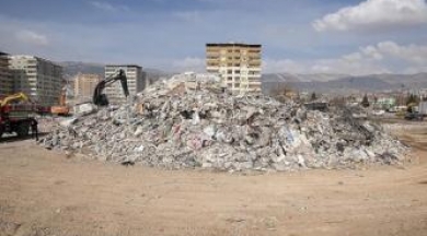 103 kişi hayatını kaybetmişti: Yıkılan apartmanda demir yoktu